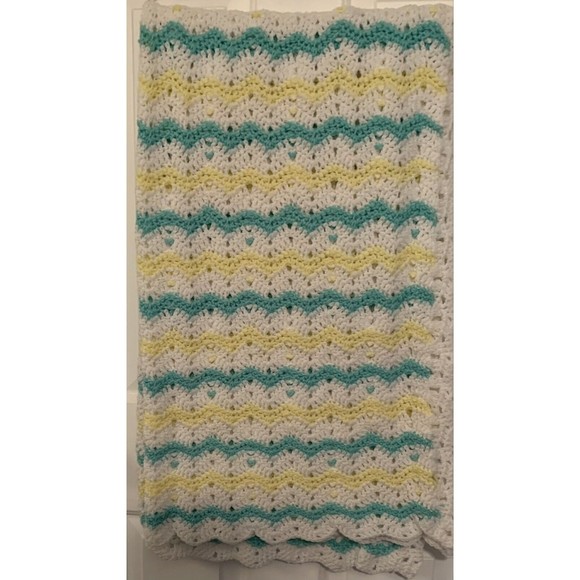 Crochet White Green Yellow Baby Blanket Soft Pastel Scallop Handmade 50" x 60" - Picture 1 of 10